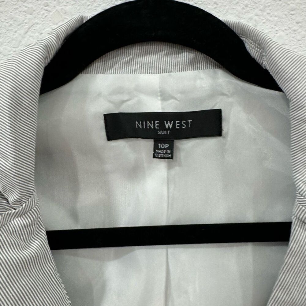 Nine West 2 piece suit 10p - Picture 2 of 11